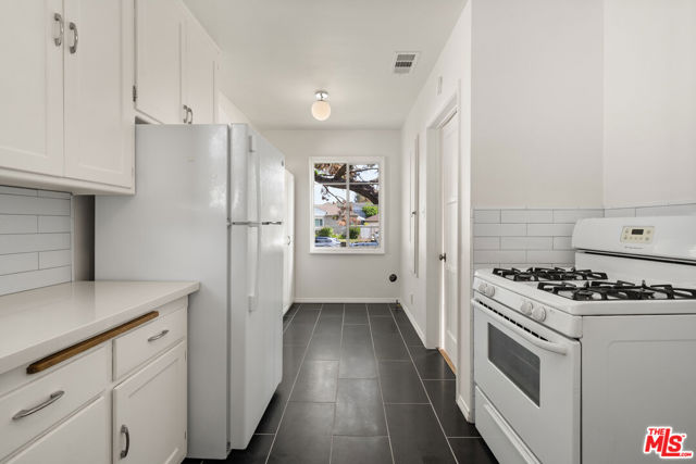 3848 Legion Lane, Los Angeles CA: https://media.crmls.org/mediaz/f16f7328-24d3-4718-b44b-80fbf286b709.jpg