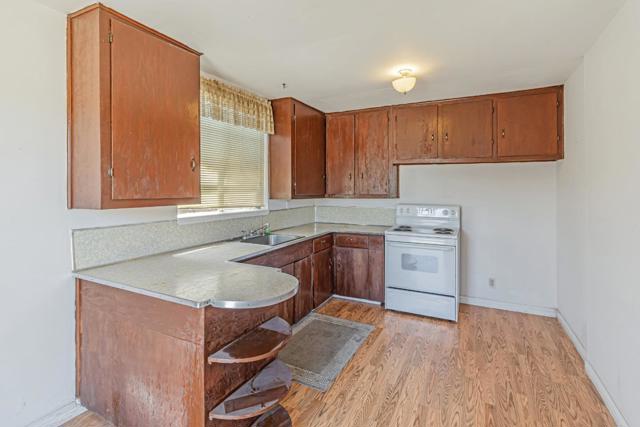 624 Filbert Street, Half Moon Bay CA: https://media.crmls.org/mediaz/f17045e0-93b2-4c67-a60f-0fbdb97e16e9.jpg