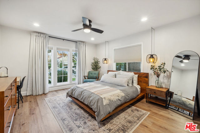 821 S Cloverdale Avenue, Los Angeles CA: https://media.crmls.org/mediaz/f17052c3-8f3e-421f-babf-58bc9983b3e0.jpg