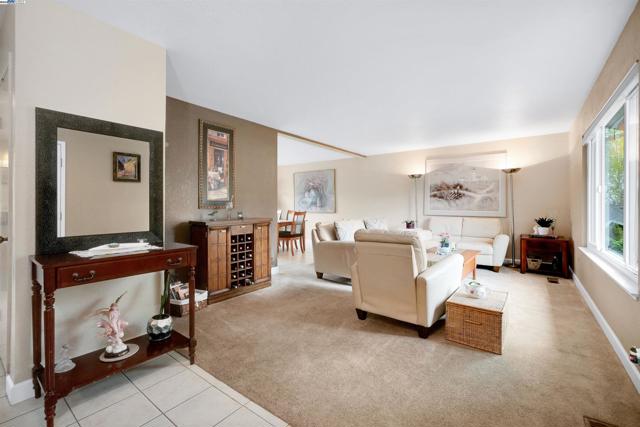 11868 Bloomington Way, Dublin CA: https://media.crmls.org/mediaz/f17058a4-2b49-4c52-b991-90f30986691a.jpg