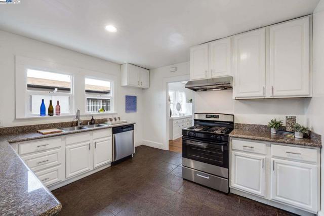 1510 Burbeck Ave, Richmond CA: https://media.crmls.org/mediaz/f170775a-169a-4406-8beb-7e64ad0fa4ea.jpg