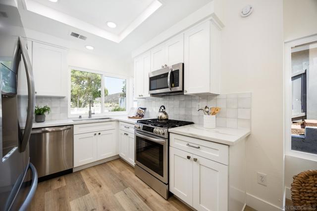 17636 Azucar Way, San Diego CA: https://media.crmls.org/mediaz/f170a766-edf2-4ab0-8244-70cf2dacf709.jpg