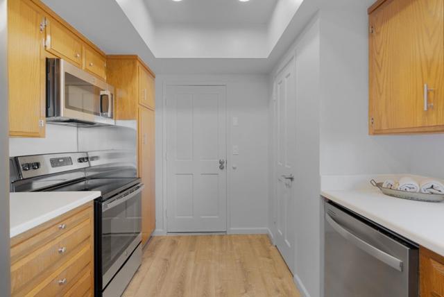 120 Marks Drive, Hollister CA: https://media.crmls.org/mediaz/f170dd42-adf4-4bf4-92d8-0fef0a0664ff.jpg