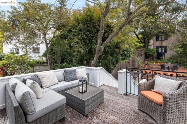 1 Brookside Avenue, Berkeley CA: https://media.crmls.org/mediaz/f1710e87-18e2-49d9-9f7b-343ce50b3cf3.jpg