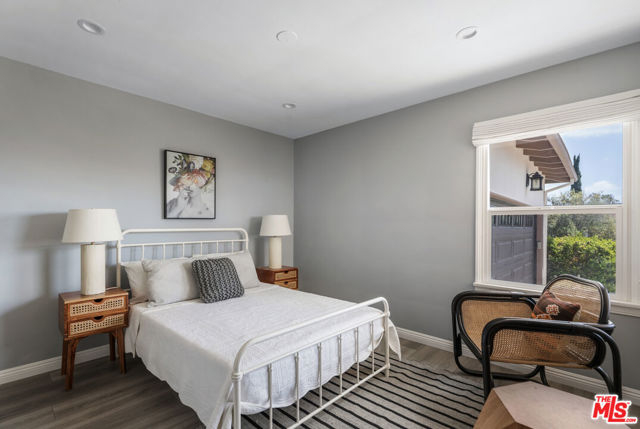 1142 Arbor Dell Road, Los Angeles CA: https://media.crmls.org/mediaz/f1716261-e279-4408-8816-f546e4327043.jpg