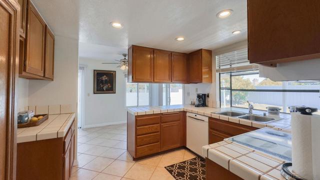 11686 Cacao Court, San Diego CA: https://media.crmls.org/mediaz/f1718be2-d524-4ab5-9ce7-f6247e8408dc.jpg