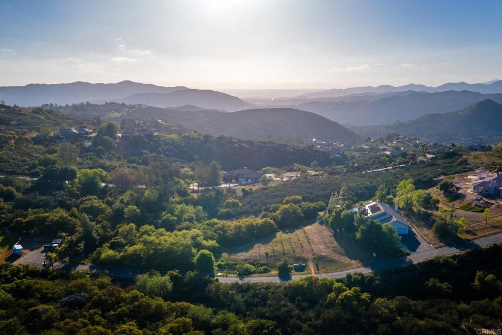 https://media.crmls.org/mediaz/f17297cc-2657-4d92-9f6f-0f440529c8ab.jpg?preset=X-Large