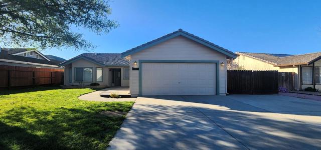 46200 Pine Meadow Drive, King City CA: https://media.crmls.org/mediaz/f172be08-d4a1-4463-988f-7f1c9cb88532.jpg