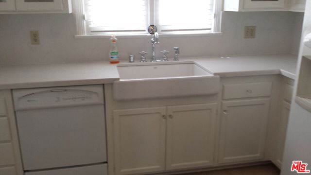 1114 S Clark Drive, Los Angeles CA: https://media.crmls.org/mediaz/f172d0e7-2586-417f-bf5c-d53abdc34079.jpg