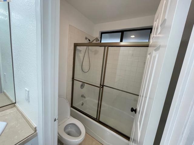 706 Widgeon St, Foster City CA: https://media.crmls.org/mediaz/f17302b1-5065-4c4e-abb0-063b971ccaf4.jpg