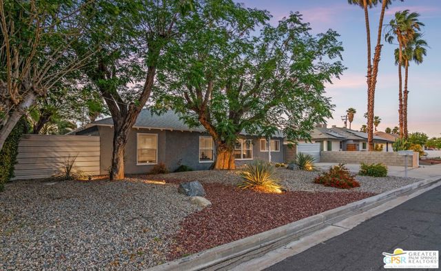 3784 E Calle San Raphael, Palm Springs CA: https://media.crmls.org/mediaz/f173edf6-901a-44ab-b205-fa84ea7426ac.jpg