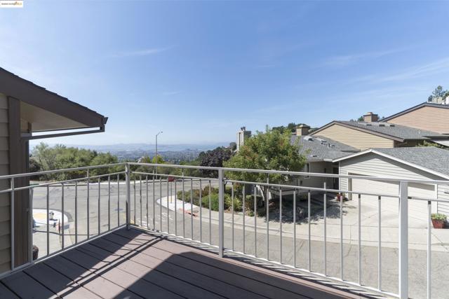 1881 Grand View Drive, Oakland CA: https://media.crmls.org/mediaz/f1746dd8-1034-4fe3-9919-bc68151557d6.jpg