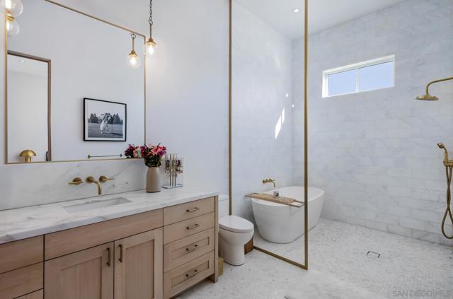 14783 Roxbury Terr., Rancho Santa Fe CA: https://media.crmls.org/mediaz/f175ab1d-b689-4bd9-960a-943c92ad6da1.jpg