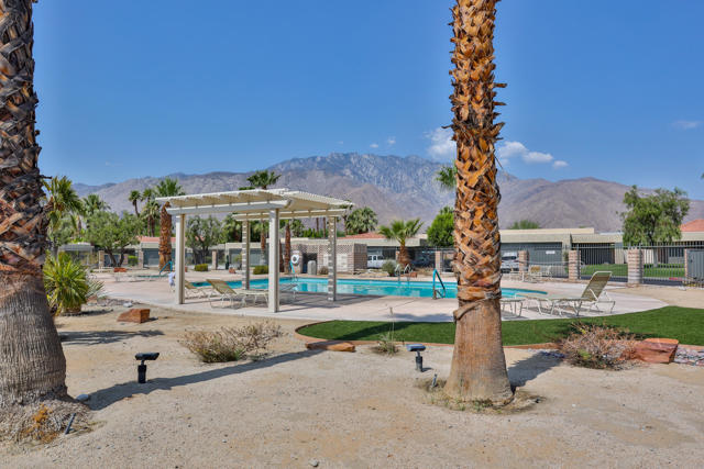 1181 Sunflower Lane, Palm Springs CA: https://media.crmls.org/mediaz/f175b28e-77e2-4611-8e32-146764702be8.jpg