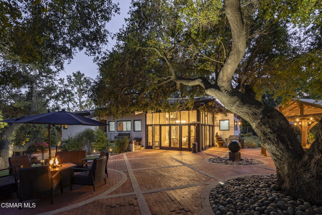 4525 Rayburn Street, Westlake Village CA: https://media.crmls.org/mediaz/f1761a20-8afb-4385-8592-629d3624acfb.jpg