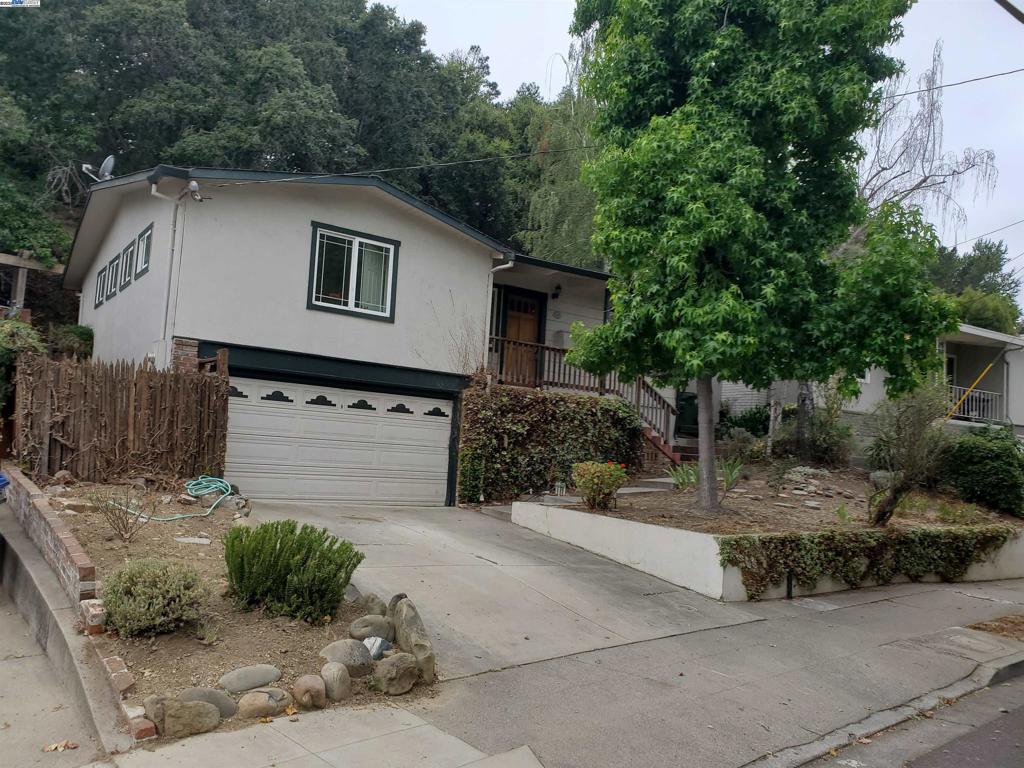18425 Joseph Dr