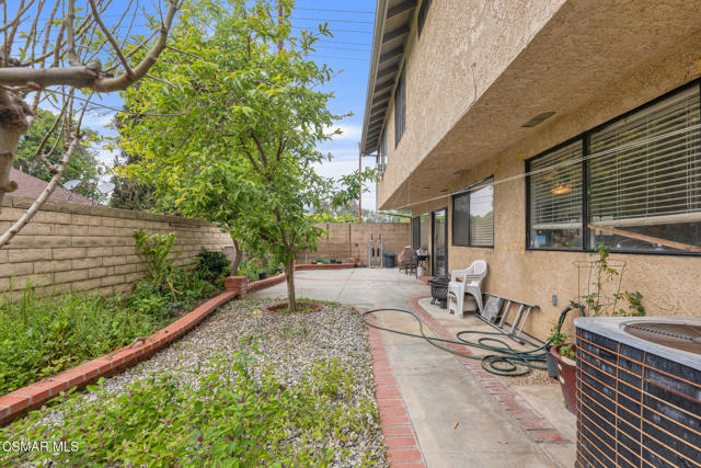 7565 Melvin Avenue, Reseda CA: https://media.crmls.org/mediaz/f17705fb-3ef8-49b1-8e04-289b7b304b18.jpg