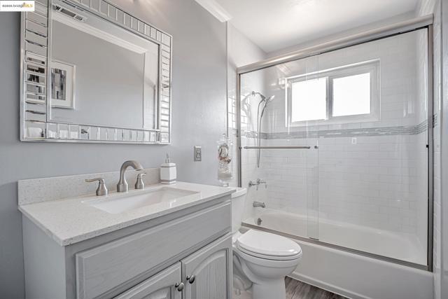 581 Fairway Street, Hayward CA: https://media.crmls.org/mediaz/f177317b-ef08-4b80-a97f-c6c956cc31c2.jpg