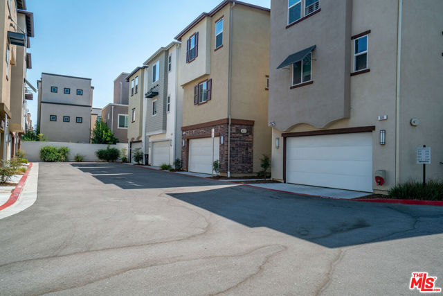515 Daniel Freeman Circle, Inglewood CA: https://media.crmls.org/mediaz/f1778caf-f644-4e72-83c9-057dbaacfc65.jpg