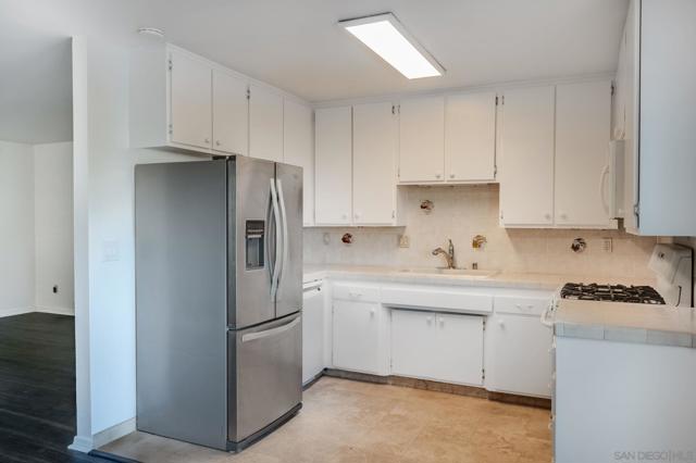 4851 Cole St, San Diego CA: https://media.crmls.org/mediaz/f177afde-4548-4942-92ef-ce821705ce3c.jpg