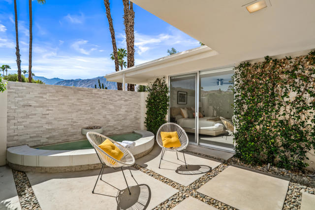 260 Desert Lakes Drive, Palm Springs, CA 92264