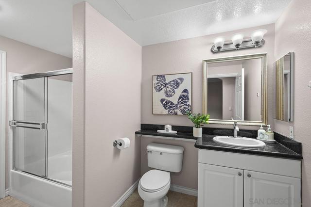 4165 Executive Dr, La Jolla CA: https://media.crmls.org/mediaz/f179571b-c9d7-4b97-ab48-a8e3a753daf3.jpg