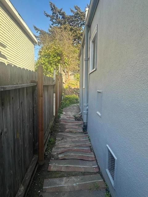 3050 22nd Avenue, Oakland CA: https://media.crmls.org/mediaz/f17a9448-097f-4914-ba07-d0b93b3ab682.jpg