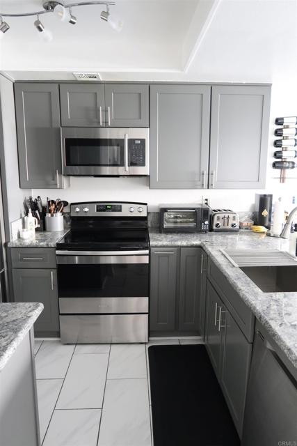 Detail Gallery Image 11 of 41 For 5430 Baltimore Drive #70,  La Mesa,  CA 91942 - 3 Beds | 2/1 Baths