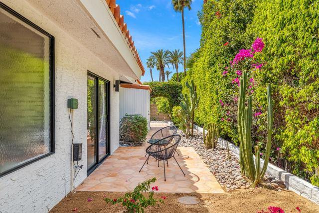34 Lincoln Place, Rancho Mirage CA: https://media.crmls.org/mediaz/f17ae8a4-6e3c-42cf-b1f1-471deb943b64.jpg
