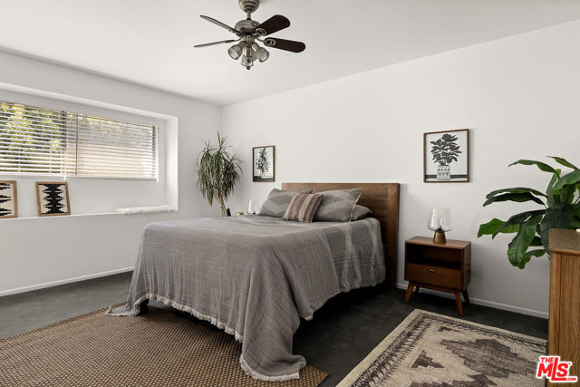 1890 S Cochran Avenue, Los Angeles CA: https://media.crmls.org/mediaz/f17b0ec8-53d0-4569-b60b-41d2e4a0e620.jpg