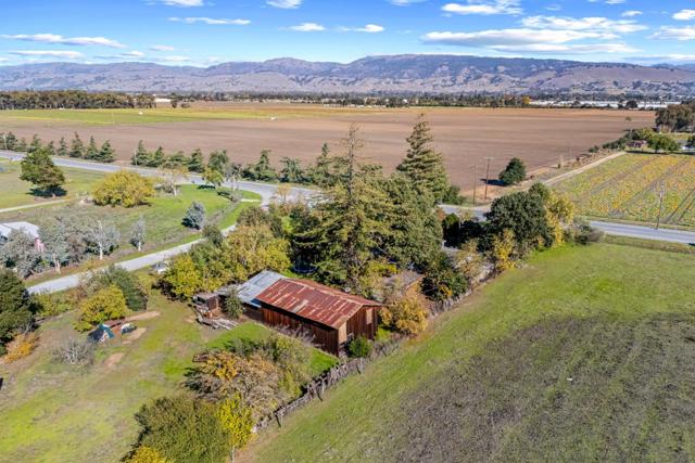 10395 Santa Teresa Boulevard, Gilroy CA: https://media.crmls.org/mediaz/f17b2e7f-7587-47f2-9441-e2e7833c8127.jpg