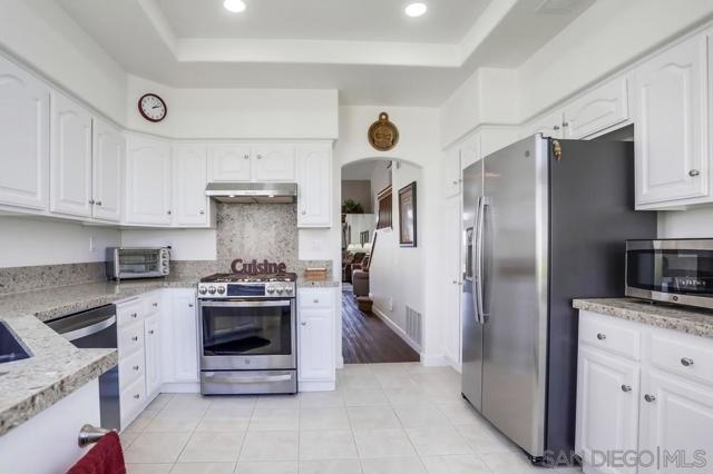 3367 Malta Way, Oceanside CA: https://media.crmls.org/mediaz/f17b80d4-f4dc-4f0e-b640-e9d611283f2d.jpg