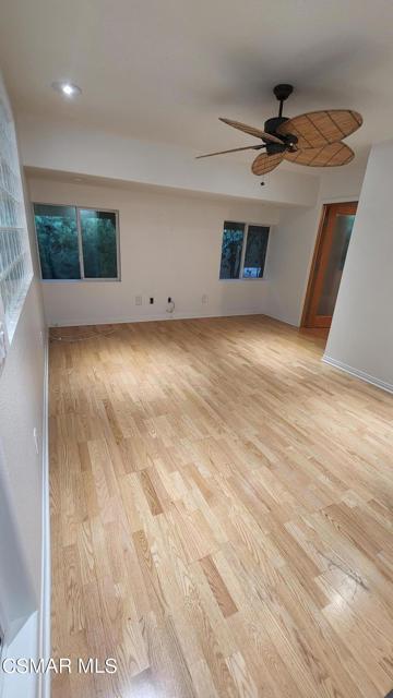4932 Barbados Court, Oak Park CA: https://media.crmls.org/mediaz/f17bb0e0-c11c-4620-9483-a47a4417f7b7.jpg