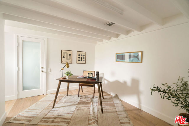 12366 Laurel Terrace Drive, Studio City CA: https://media.crmls.org/mediaz/f17cf552-5ba0-4d73-8d28-861f3af98cf1.jpg