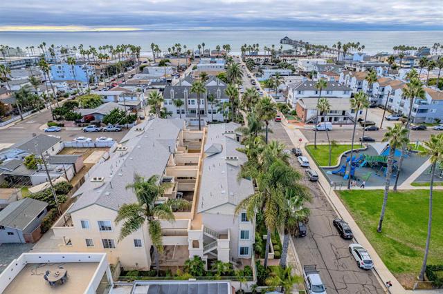 207 Elkwood Ave, Imperial Beach CA: https://media.crmls.org/mediaz/f17d6369-6815-410e-ad77-b17ac6365553.jpg