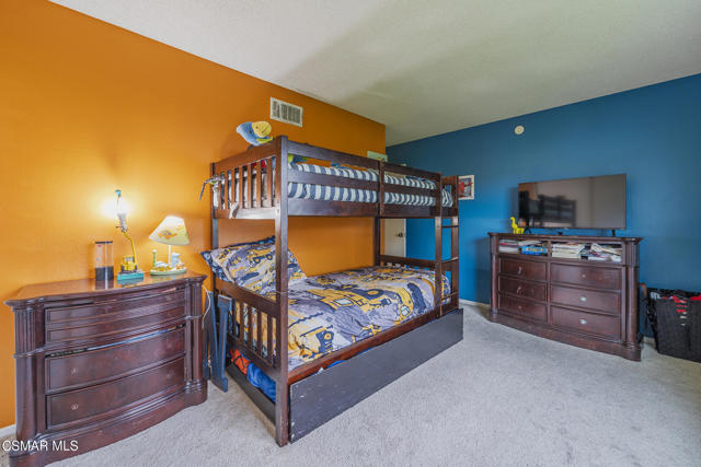 2653 N Broadmoor Avenue, Simi Valley CA: https://media.crmls.org/mediaz/f17deadc-bb02-4e1b-a55d-1a29e4db1d6d.jpg