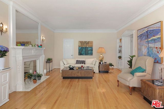 920 S Serrano Avenue, Los Angeles CA: https://media.crmls.org/mediaz/f17e1d55-15df-4152-b251-34b38c90be97.jpg