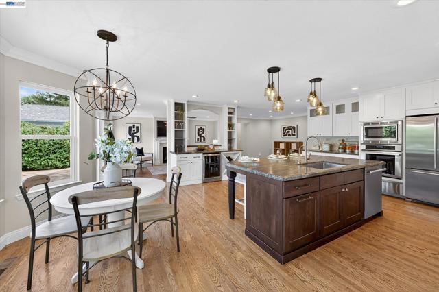 Image 20 of 49 For 5218 Ridgevale Way