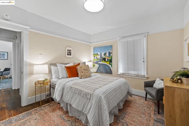 393 43Rd St, Oakland CA: https://media.crmls.org/mediaz/f17f9df5-8fa5-4b06-957a-04b9eddf70b5.jpg