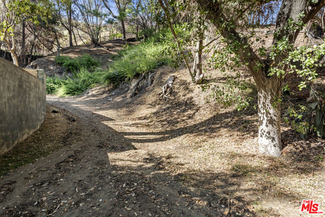 Image 32 of 75 For 1830 Sierra Bonita Avenue