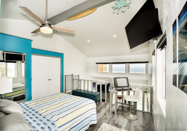 706 Ocean LN, Imperial Beach CA: https://media.crmls.org/mediaz/f18062a9-8e73-48e8-a664-d85d7adef3bc.jpg