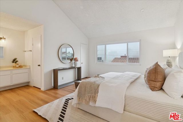 1050 S Garfield Avenue, Monterey Park CA: https://media.crmls.org/mediaz/f180eefa-bafc-41ad-a905-a919d965fb4a.jpg