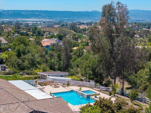 31158 Del Rey Road, Temecula CA: https://media.crmls.org/mediaz/f1818d63-13dc-4594-88b6-28b0468e6256.jpg