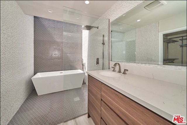 F181F480 1F12 457A Aac4 622Bf83C05C7 131 N Gale Drive #Penthouse, Beverly Hills, Ca 90211 &Lt;Span Style='Backgroundcolor:transparent;Padding:0Px;'&Gt; &Lt;Small&Gt; &Lt;I&Gt; &Lt;/I&Gt; &Lt;/Small&Gt;&Lt;/Span&Gt;