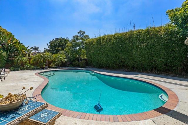 Detail Gallery Image 17 of 39 For 4635 Allende Ave, Oceanside,  CA 92057 - 4 Beds | 3 Baths