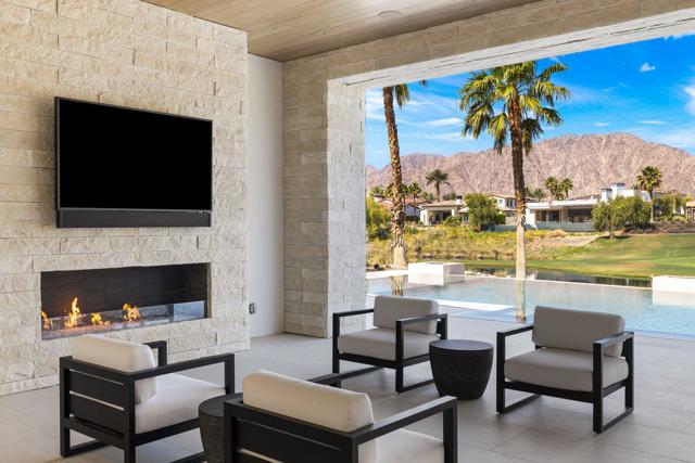 53603 Via Mallorca, La Quinta CA: https://media.crmls.org/mediaz/f1828bee-c85c-44ff-8dfc-825e7017c206.jpg