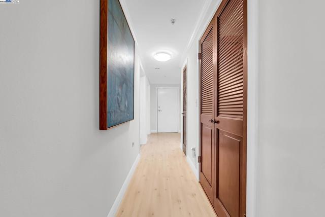 400 Wayne Ave, Oakland CA: https://media.crmls.org/mediaz/f182ecc2-898e-4c67-83d9-26660815df0a.jpg