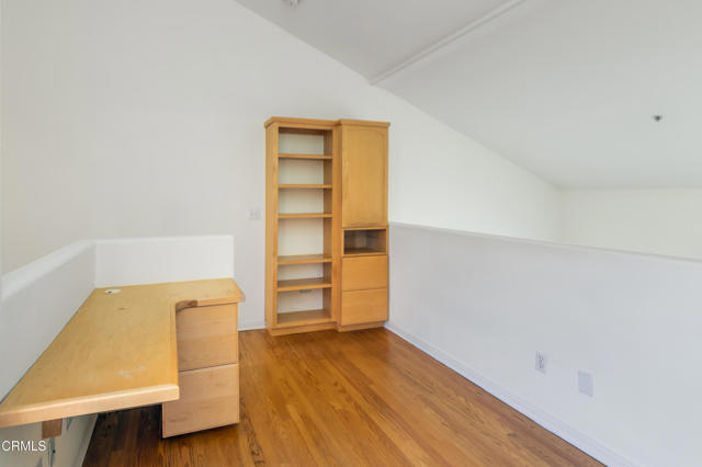 286 N Madison Avenue, Pasadena CA: https://media.crmls.org/mediaz/f1838ff8-13d6-403d-8aeb-11785fd509c9.jpg