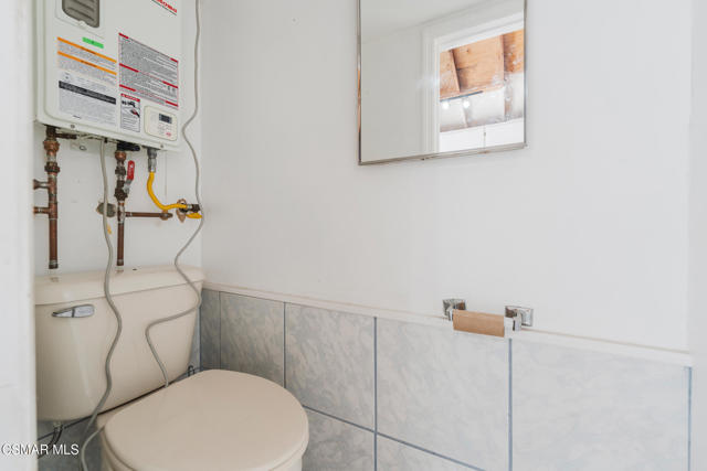 6120 Zelzah Avenue, Encino CA: https://media.crmls.org/mediaz/f183e885-14a5-48b8-ae84-5e167f4e2f20.jpg