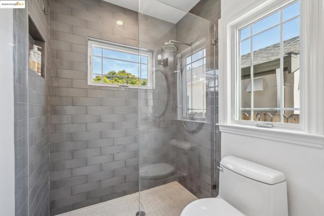 803 Evelyn Ave, Albany CA: https://media.crmls.org/mediaz/f18434f3-6a69-4287-b5b7-f5dab1ab4cd7.jpg